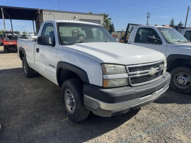 Image of Chevrolet 2500 equipment image 3