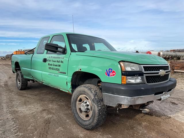 Image of Chevrolet 2500HD equipment image 1