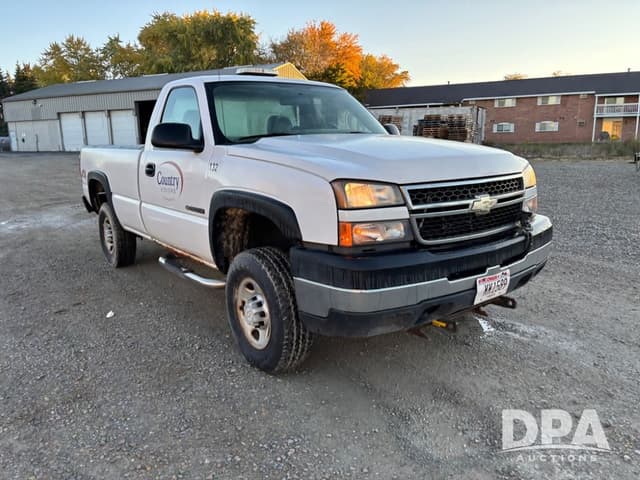 Image of Chevrolet 2500HD equipment image 4