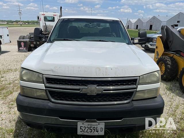 Image of Chevrolet 2500HD equipment image 1