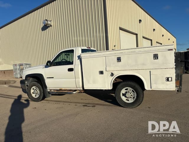 Image of Chevrolet 2500HD equipment image 4