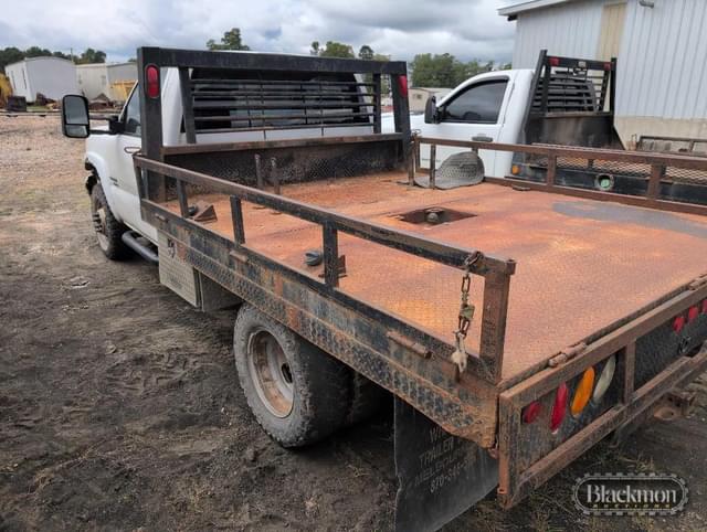 Image of Chevrolet 3500 equipment image 4