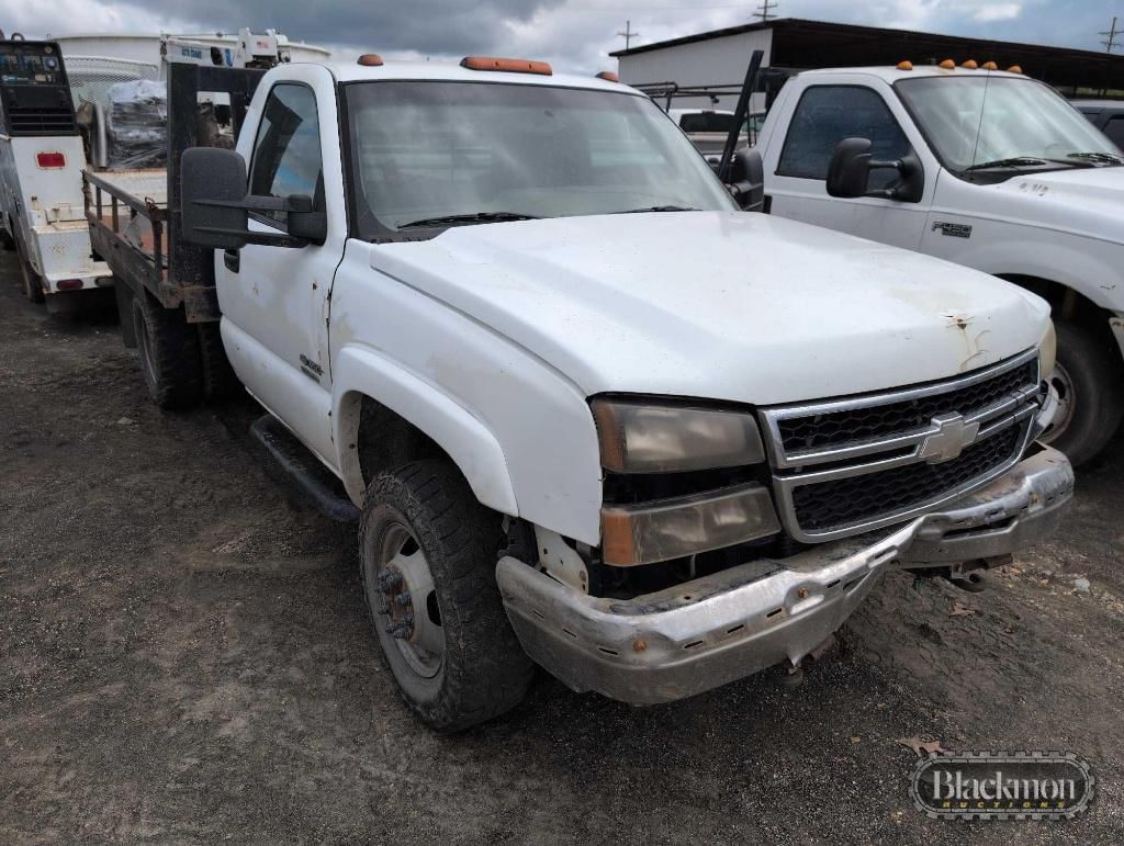 2006 Chevrolet 3500 Equipment Image0