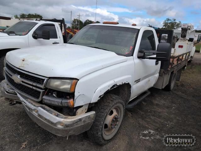 Image of Chevrolet 3500 equipment image 1