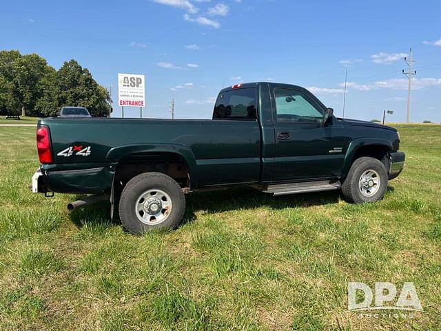 Image of Chevrolet 3500 equipment image 2