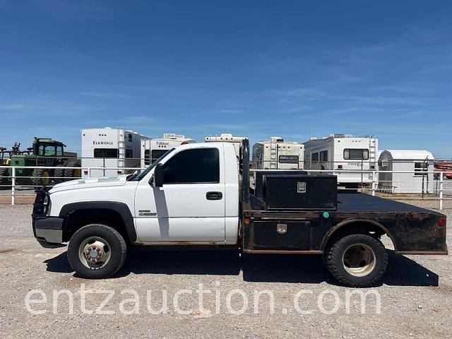 Image of Chevrolet 3500 equipment image 1