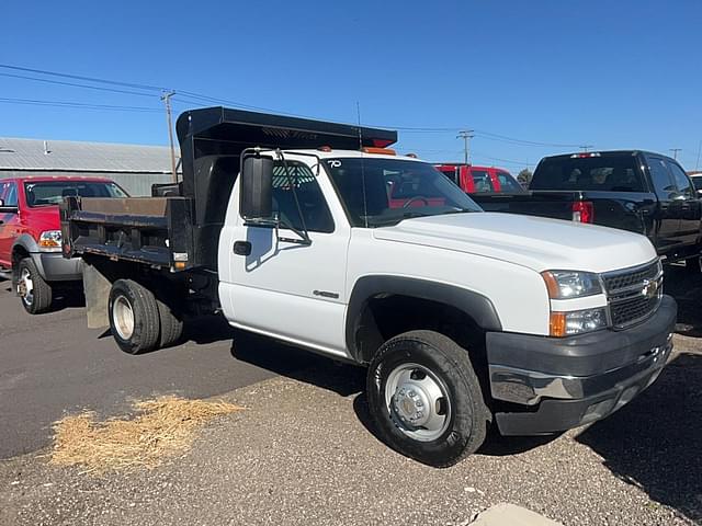 Image of Chevrolet 3500 equipment image 4