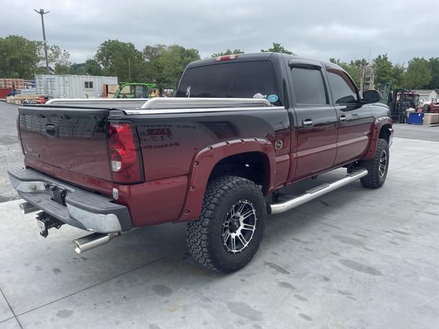 Image of Chevrolet Silverado equipment image 2