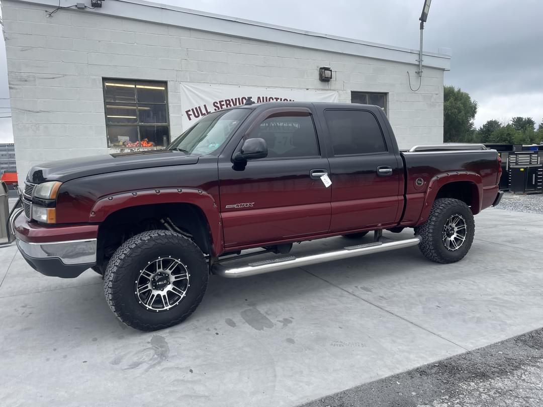 Image of Chevrolet Silverado Primary image