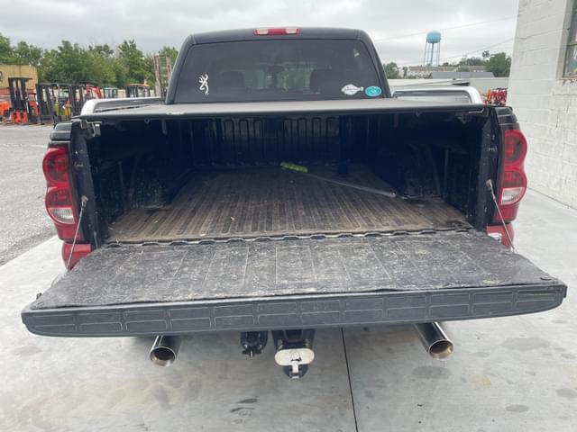Image of Chevrolet Silverado equipment image 4
