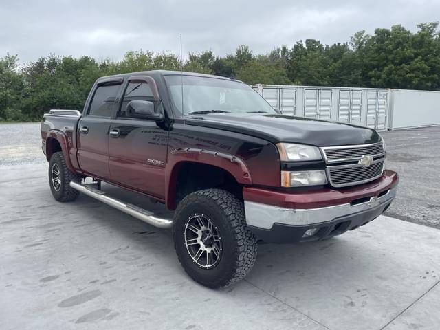 Image of Chevrolet Silverado equipment image 1