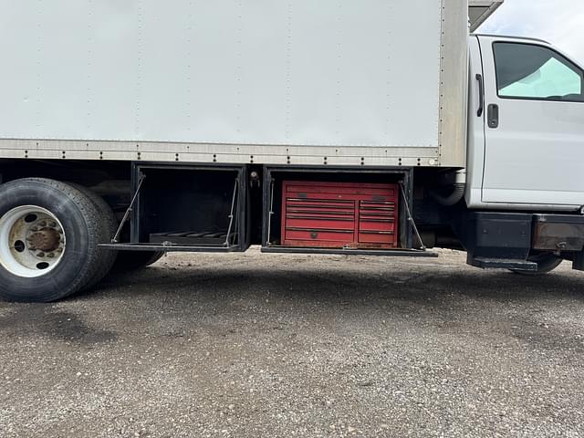 Image of Chevrolet C6500 equipment image 4