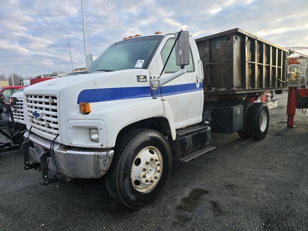 2006 Chevrolet C6500 Equipment Image0