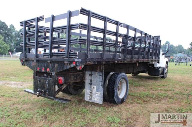 Image of Chevrolet C7500 equipment image 2