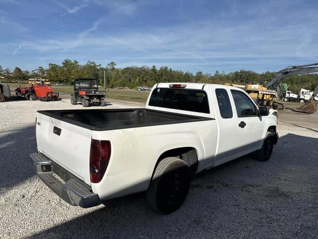 Image of Chevrolet Colorado equipment image 2