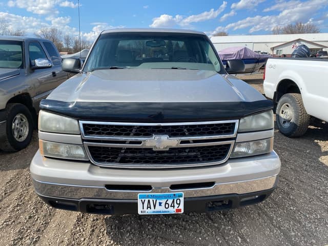 Image of Chevrolet 1500 equipment image 1