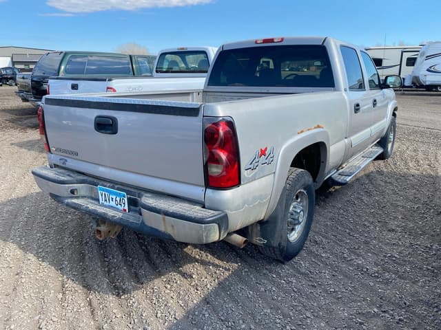 Image of Chevrolet 1500 equipment image 3