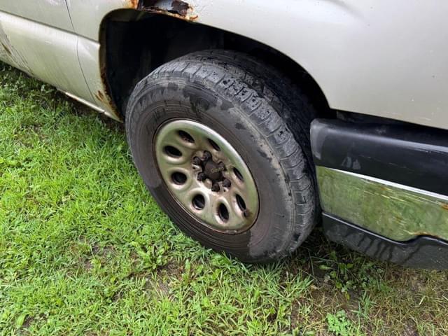Image of Chevrolet 1500 equipment image 4