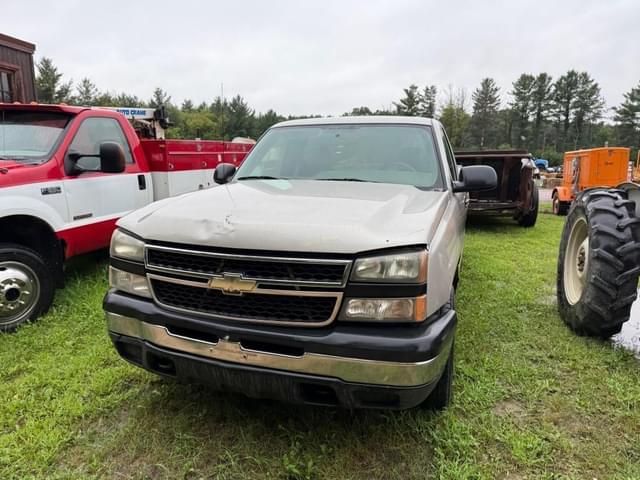 Image of Chevrolet 1500 equipment image 1