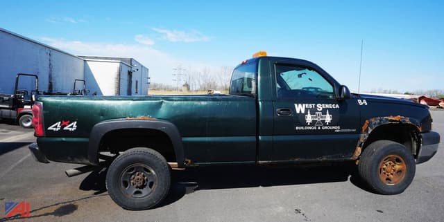 Image of Chevrolet 2500HD equipment image 2