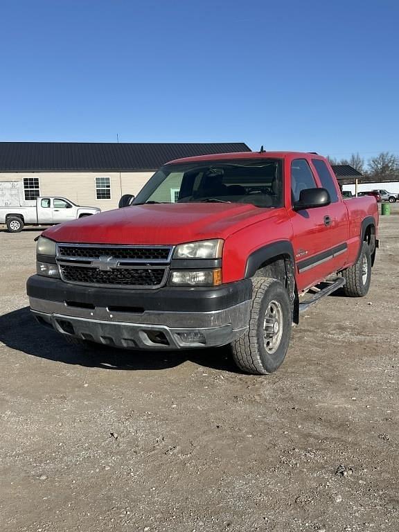 Image of Chevrolet 2500HD equipment image 1