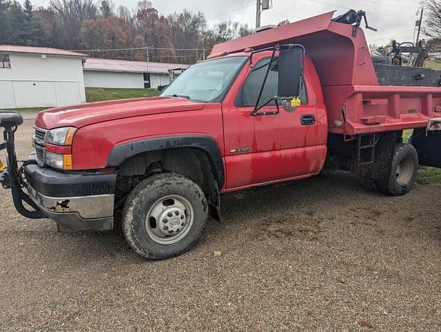 Image of Chevrolet 3500 equipment image 3