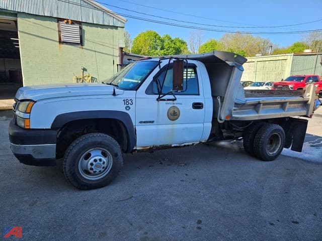 Image of Chevrolet 3500 equipment image 1