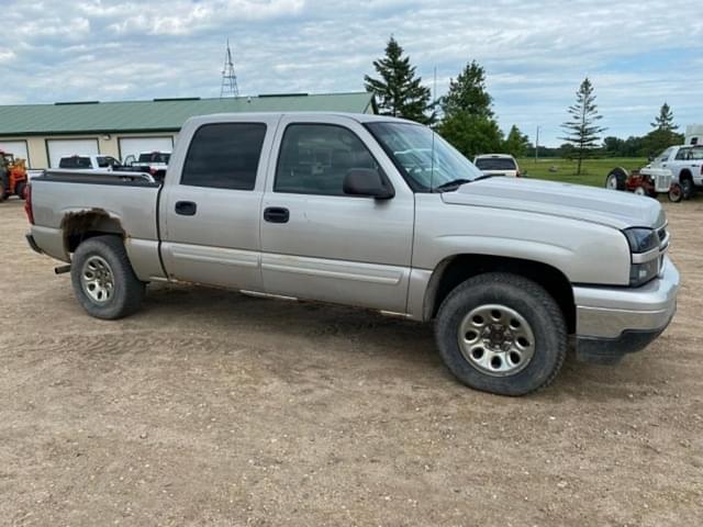 Image of Chevrolet 1500 equipment image 4