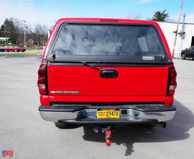 Image of Chevrolet 2500HD equipment image 3