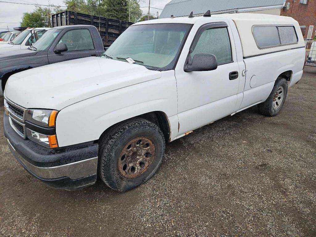 Image of Chevrolet Silverado Primary image