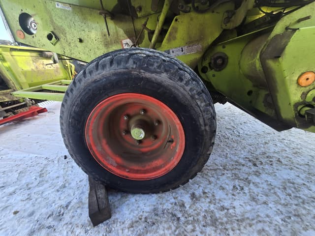 Image of CLAAS Variant 280 Roto Cut equipment image 3