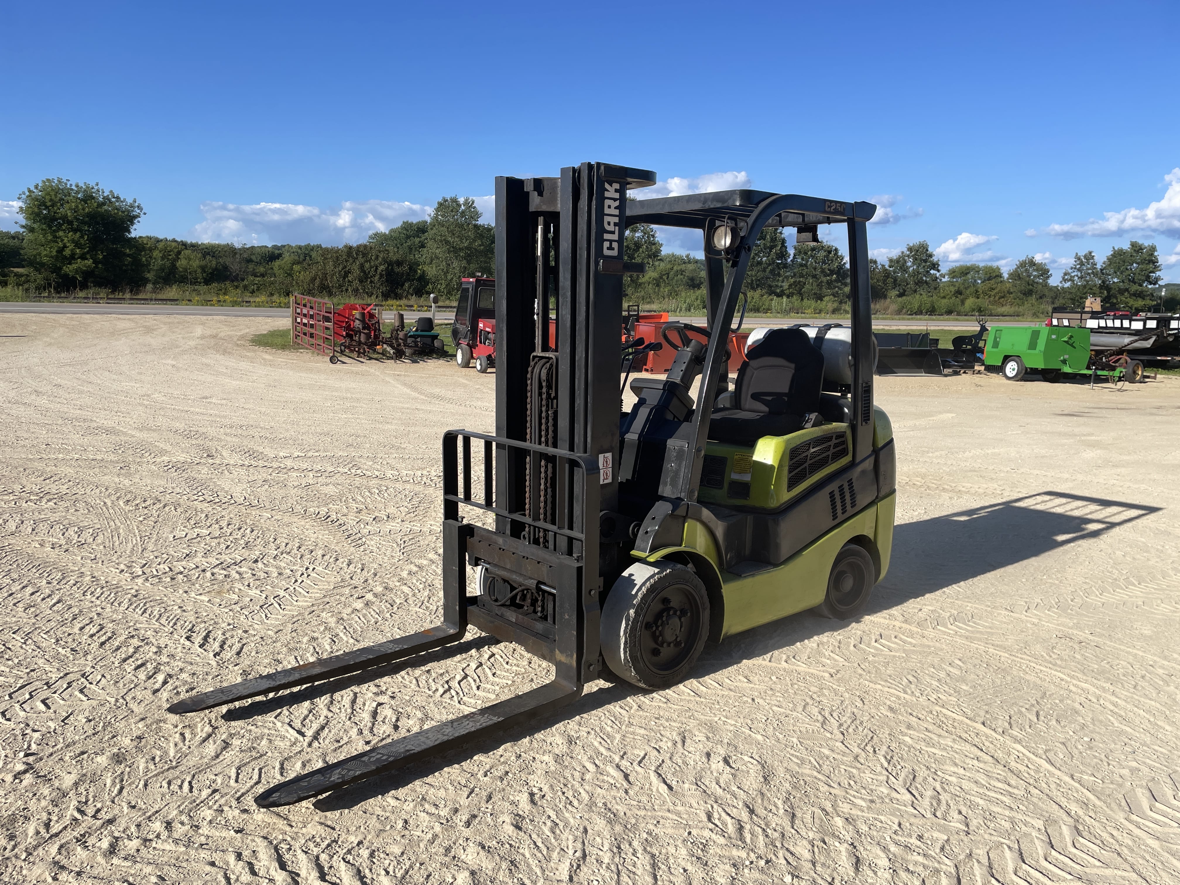 2006 Clark C25C Equipment Image0