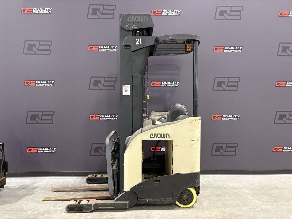 2006 Crown RR5220-45 Equipment Image0