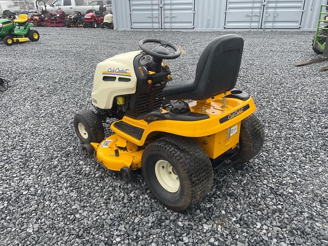 Image of Cub Cadet LT1042 equipment image 2