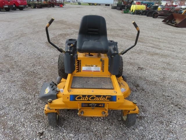 Image of Cub Cadet RZT42 equipment image 2