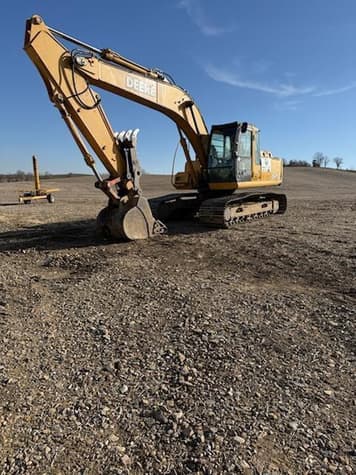 Main image John Deere 200C LC