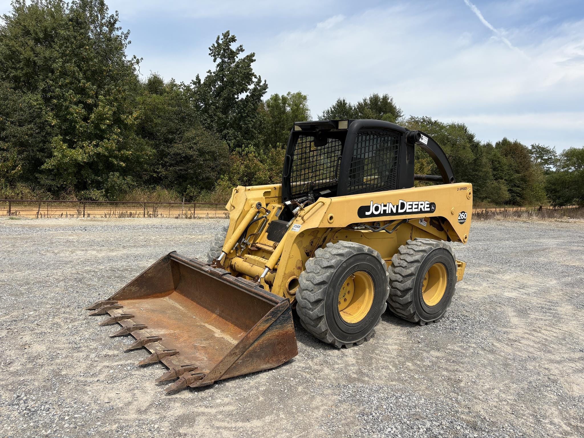 2006 John Deere 260 Series II Equipment Image0