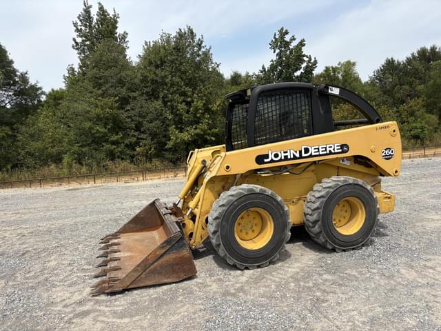 Image of John Deere 260 Series II equipment image 1