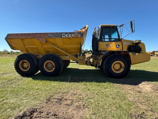 Image of John Deere 300D equipment image 1