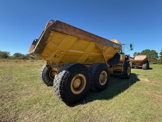 Image of John Deere 300D equipment image 2