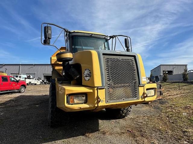 Image of John Deere 300D equipment image 4