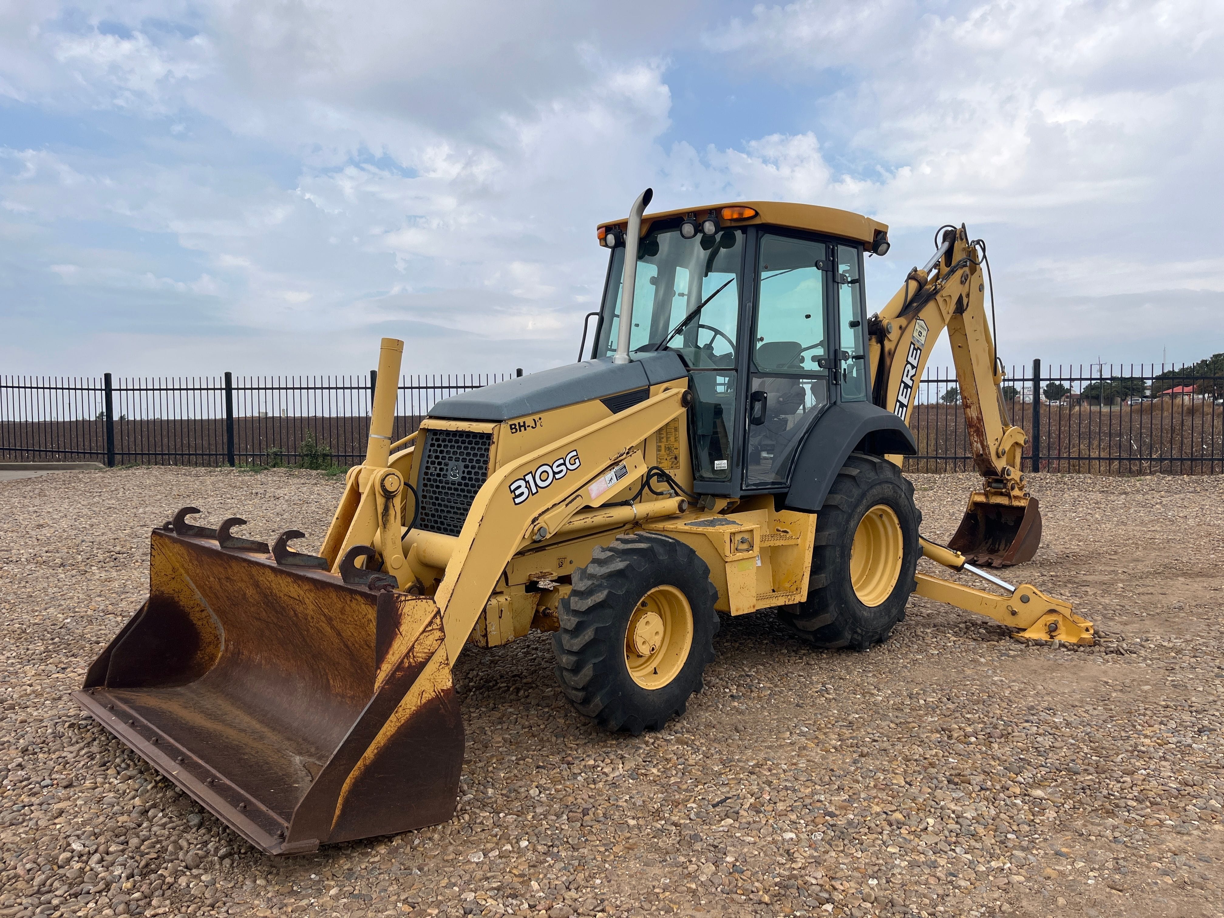 2006 John Deere 310SG Equipment Image0