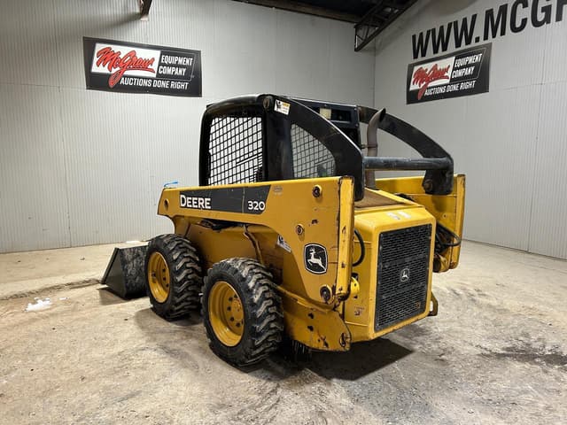Image of John Deere 320 equipment image 1