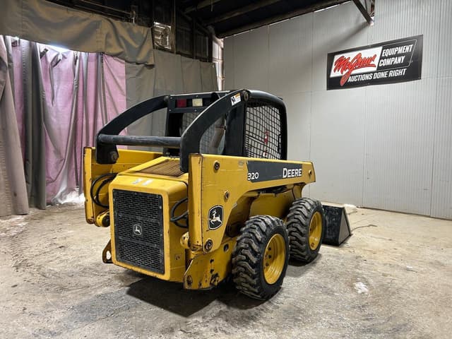 Image of John Deere 320 equipment image 3