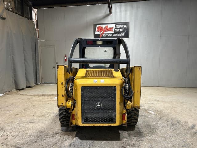 Image of John Deere 320 equipment image 2