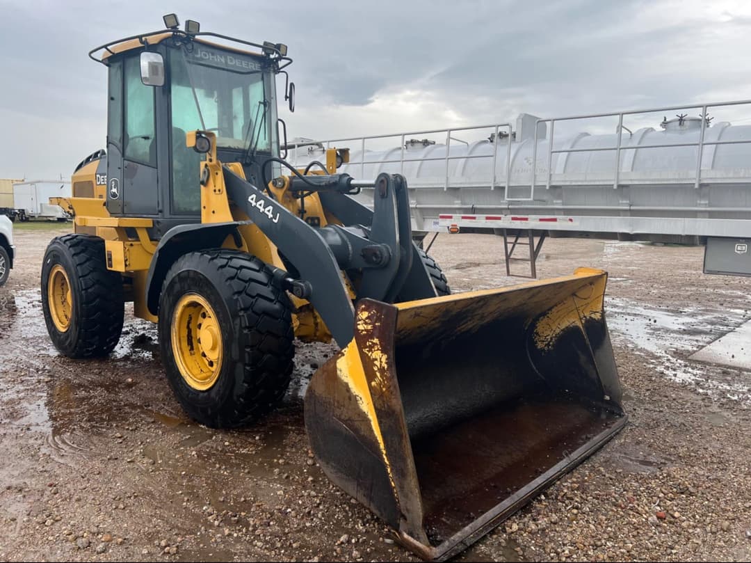 Image of John Deere 444J Image 1