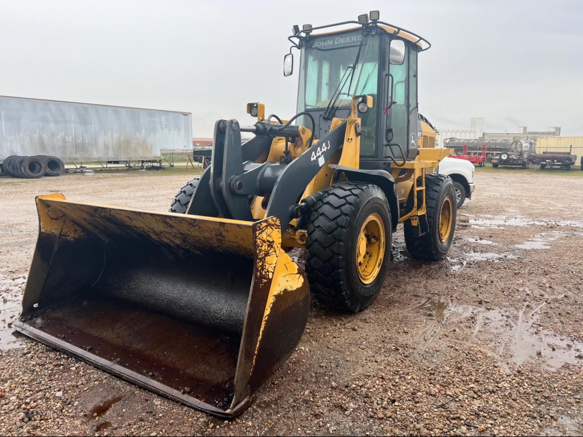 2006 John Deere 444J Equipment Image0