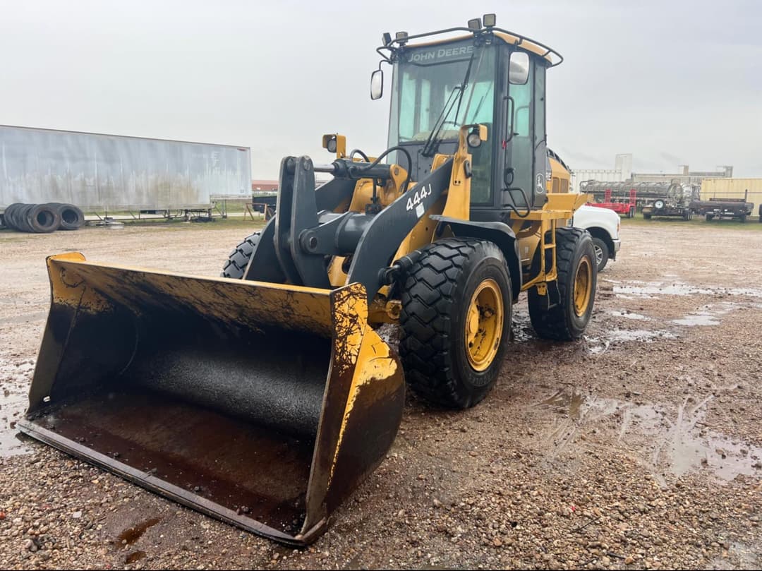 Image of John Deere 444J Image 0