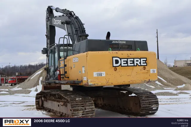 Image of John Deere 450DLC equipment image 3