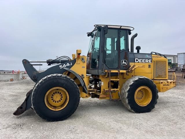 Image of John Deere 544J equipment image 1
